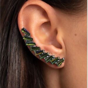 Chic Green Ear Climber